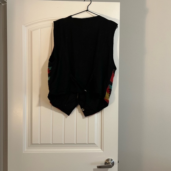 Colorful Geometric Pattern Vest - Picture 5 of 6